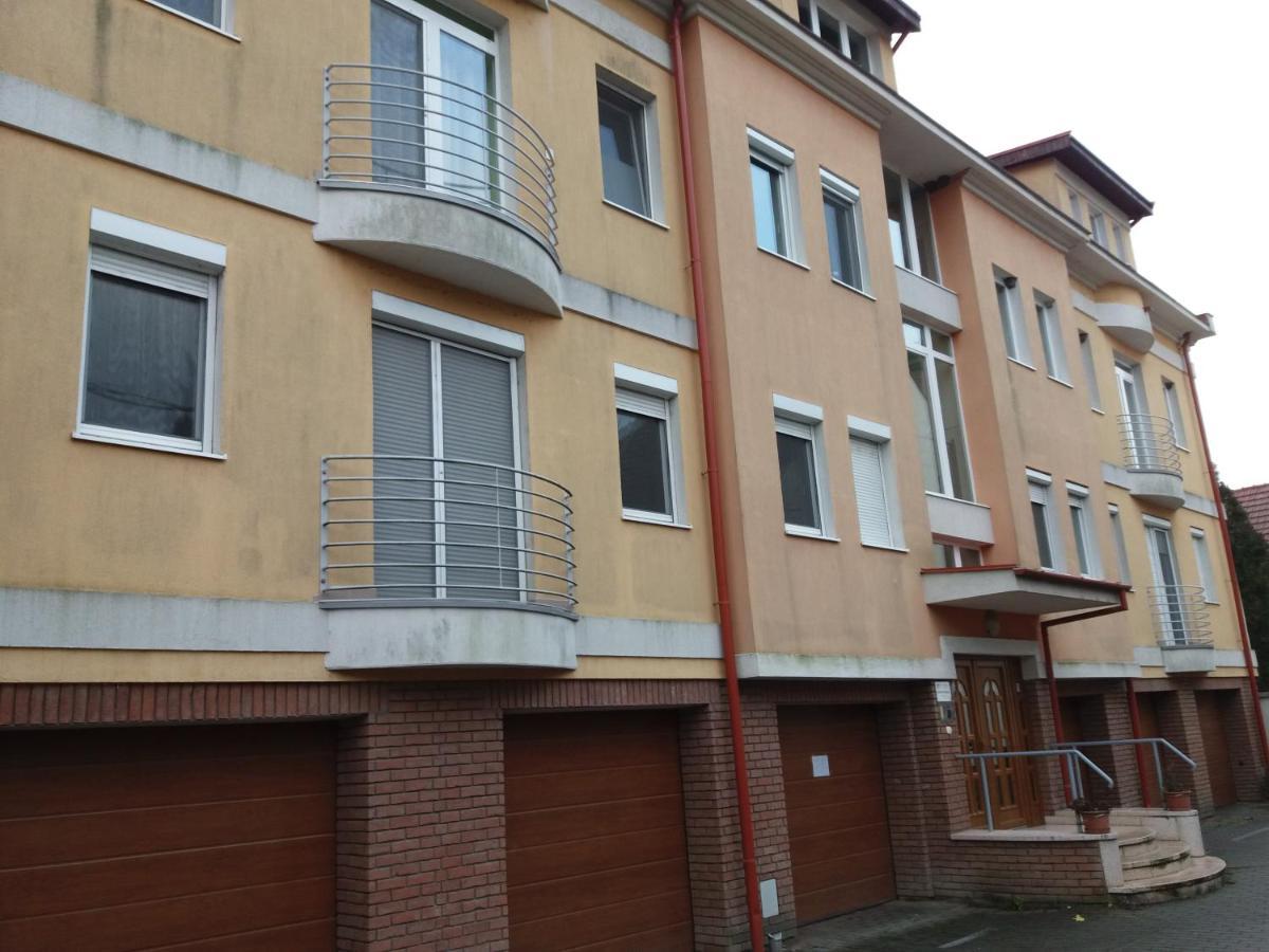 Elizabet Apartman A Belvarosban 자바스 외부 사진